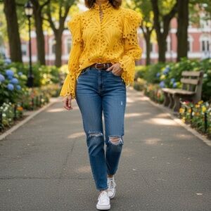 #A071   N by Nancy Yellow Lace Romantic blouse, Victorian- inspired NWT L